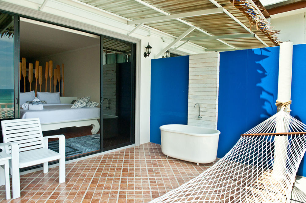 At Zea Hotel Patong Exterior foto