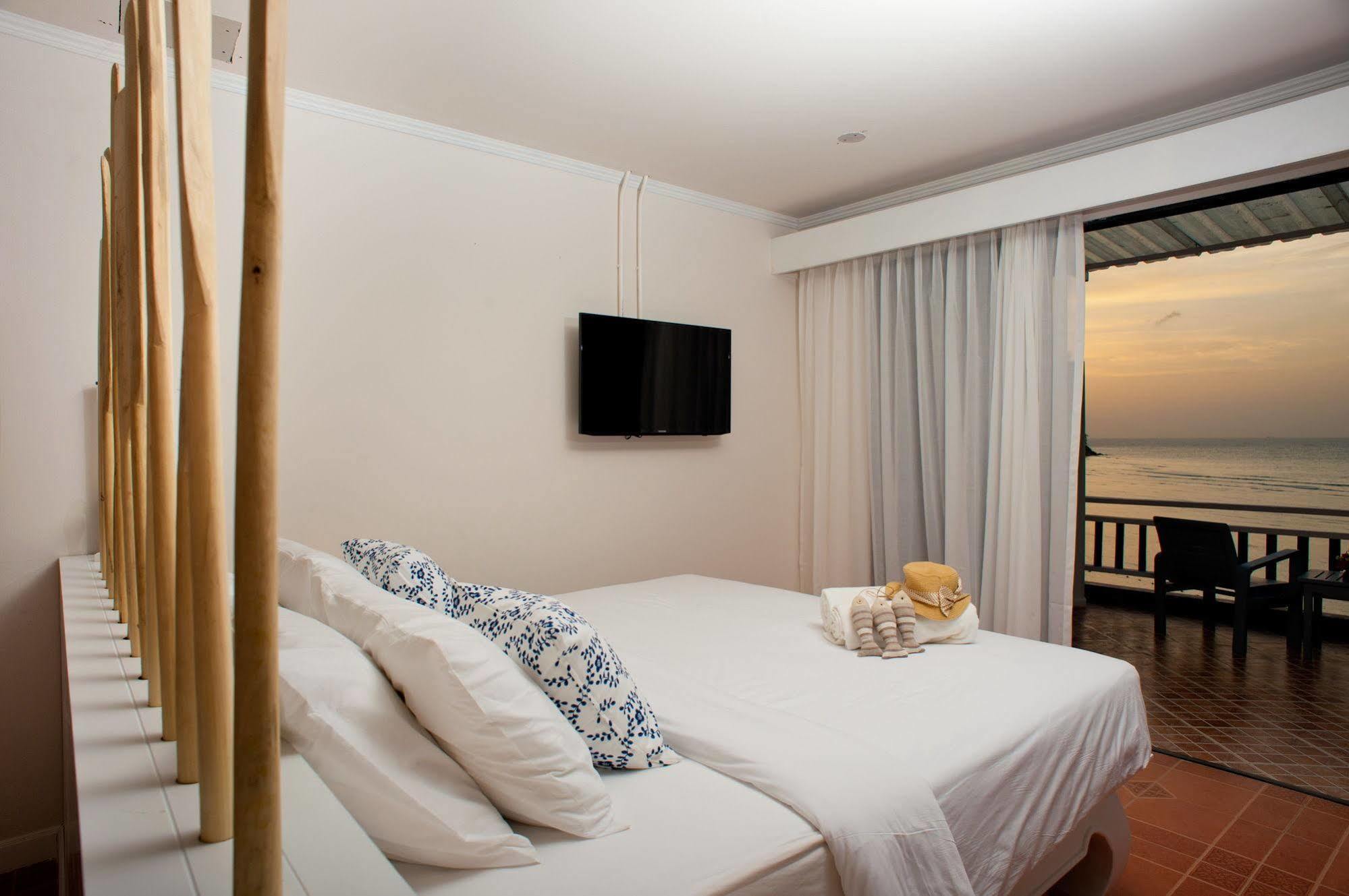 At Zea Hotel Patong Exterior foto